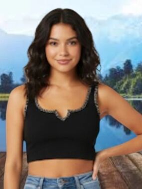 SHEIN Black Leopard Trim Crop Top